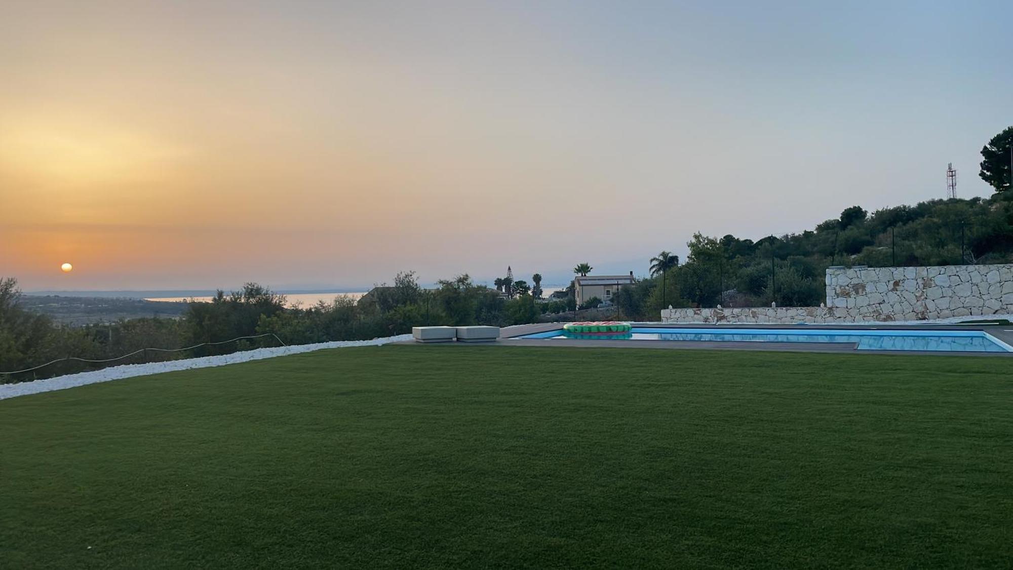 Rarihouse Villa เอากุสตา ภายนอก รูปภาพ